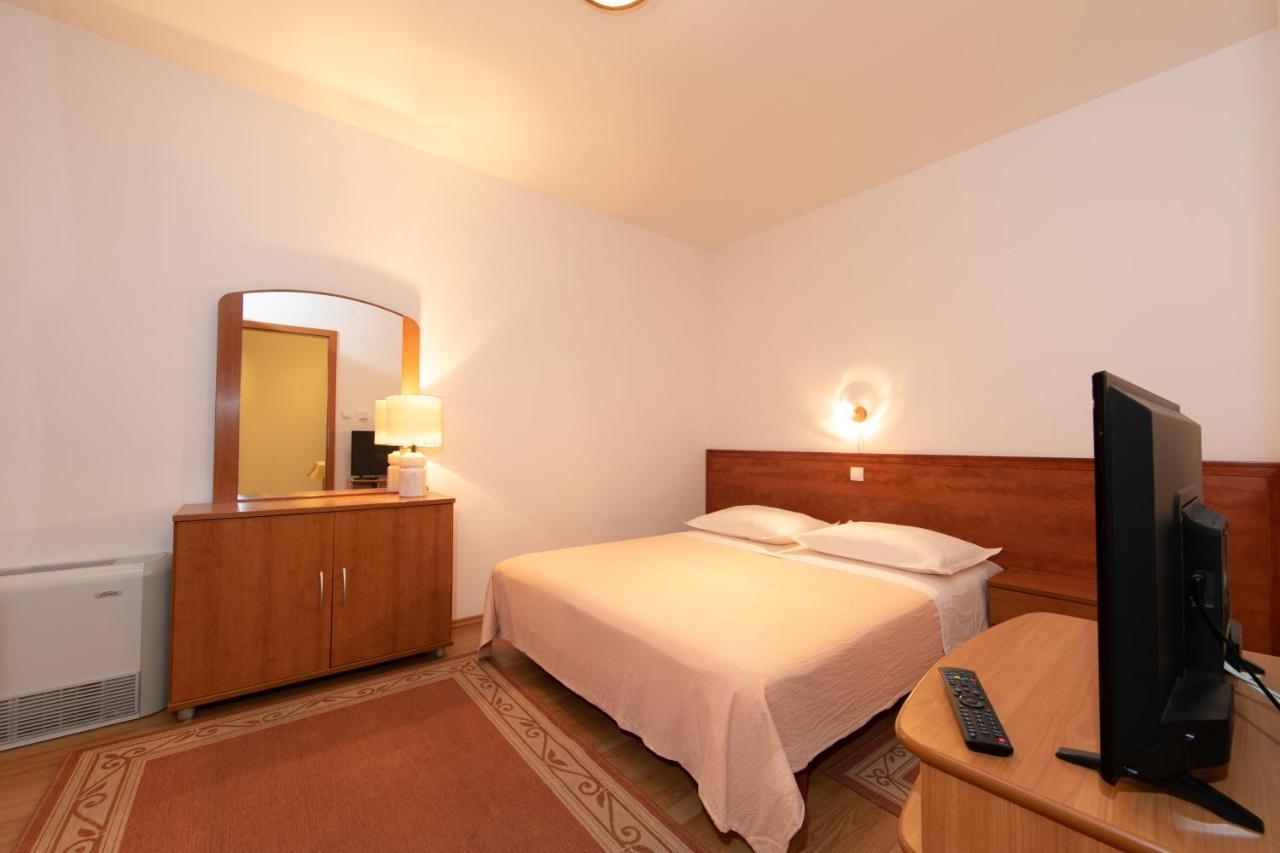 Apartmani Biser Tučepi المظهر الخارجي الصورة